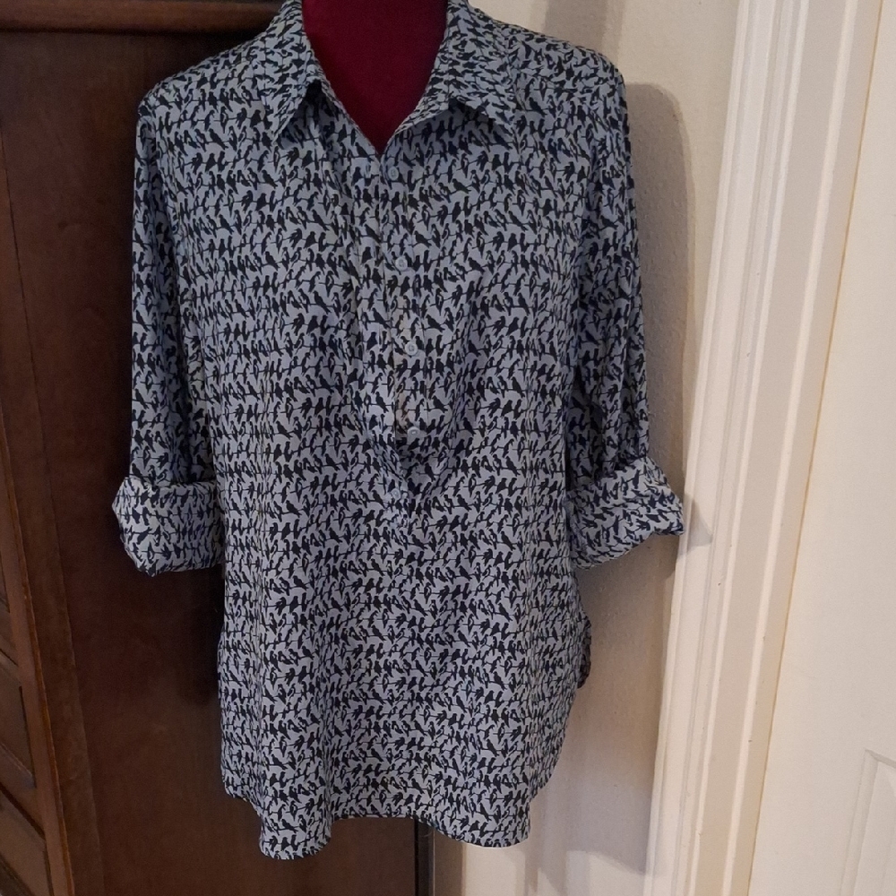 Ann Taylor Black and White Button Down Shirt